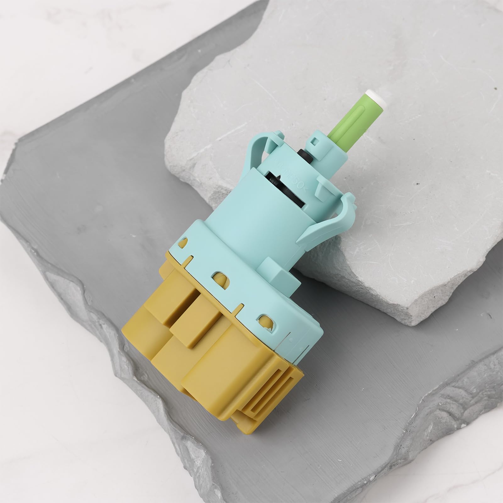 Interruptor de luz de freno 12V 4 pines Push-in compatible con Fiat 500 compatible con Alfa Romeo 159 Giulietta Mito