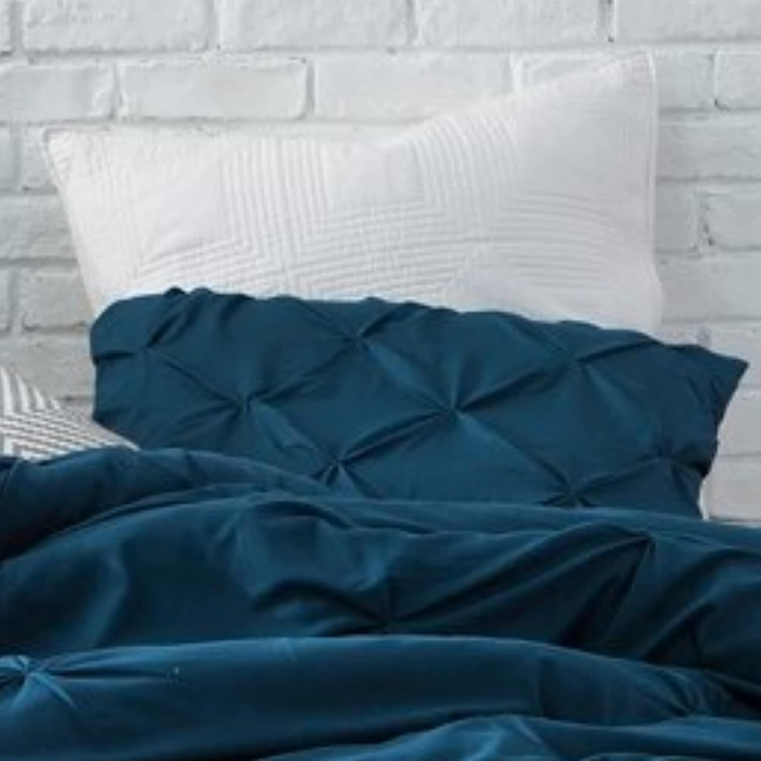 Byourbed Alloy Pin Tuck Standard Sham (2-Pack)