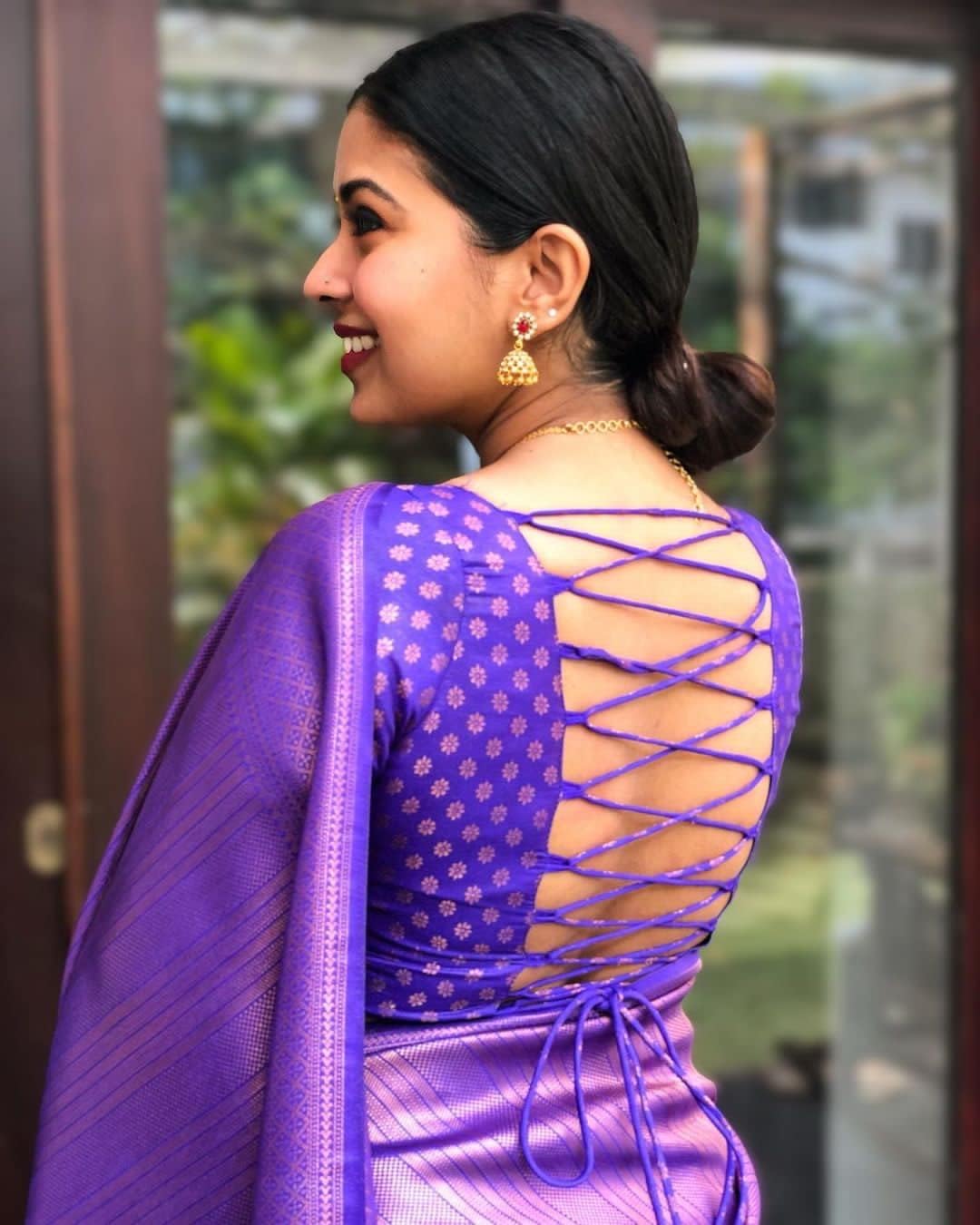 Flosive Women's Present Banarasi Soft Lichi Silk Saree Beautiful Jacquard Rich Pallu Design Work Zari Woven Kanjivaram Silk Style Saree With Soft Lichi Silk Blouse Piece (Dark Blue) 4