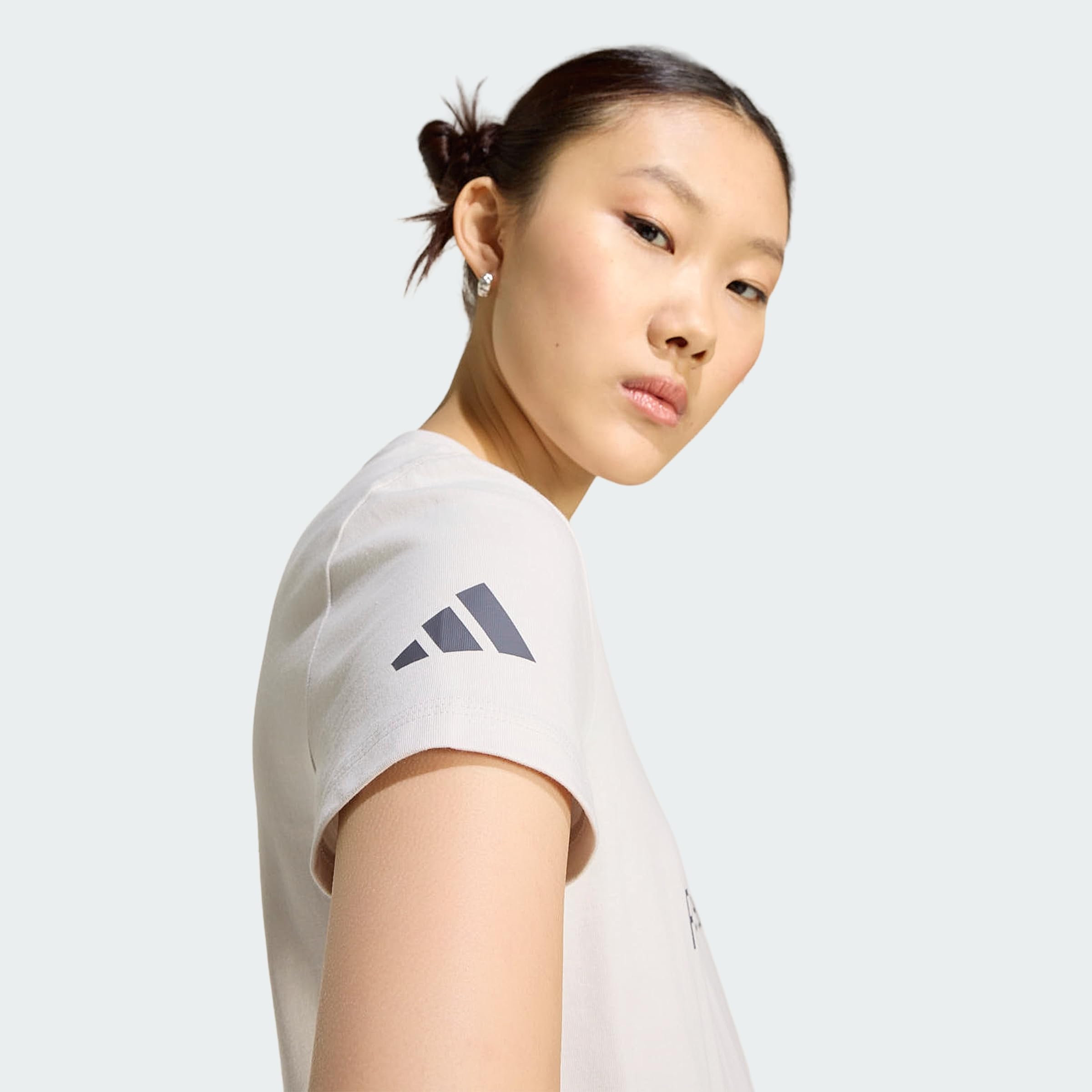 adidas Women's Camiseta con Estampado GRÁFICO Audi REVOLUT F1 Team DNA