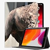 4. [Matériau fiable] : fabriqué à partir d'un cadre en PC robuste avec une couche intermédiaire en résine époxy et un extérieur en cuir PU durable, l'étui pour iPad offre une protection totale à l'avant et à l'arrière contre les traces de doigts et les rayures. Imperméable, résistant aux taches et facile à nettoyer. [Aucune déformation à long terme] [Never-Fade]. La technologie de coussin d'air et le nid d'abeille assurent une absorption des chocs et une dissipation thermique plus efficaces ;