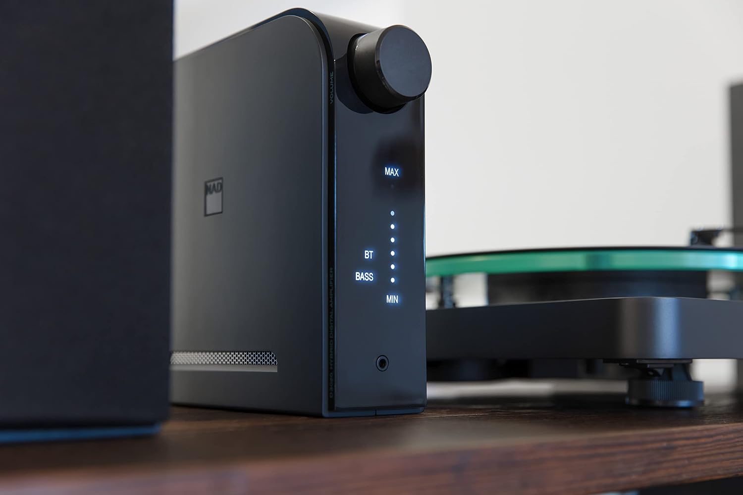NAD Electronics D 3020 V2 Hybrid Digital DAC Amplifier