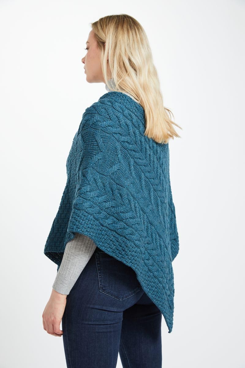 Aran Woollen Mills Poncho en Tricot Irlandais pour Femme Cardigan Triangulaire en Laine Mérinos Supersoft Fabriqué en Irlande