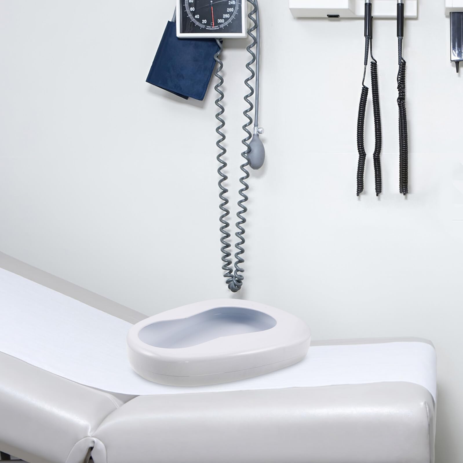 Toyvian Padella in Metallo per Anziani Portatile Bordo Anti-rovesciamento, Padella da Letto Femminile Ergonomica e Leggera per Uso Domestico e Ospedaliero, Vasino per Pazienti Allettati