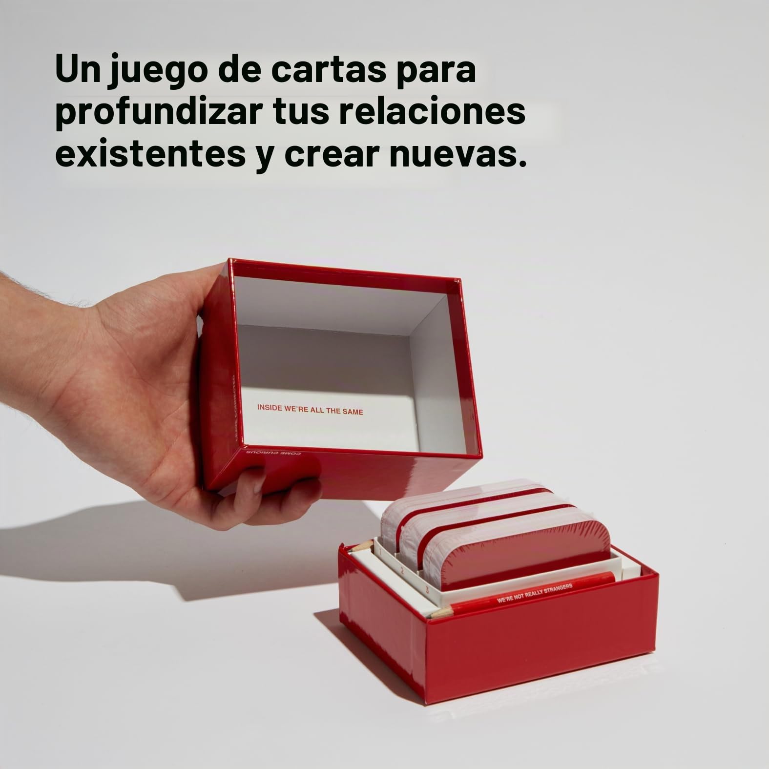 WE'RE NOT REALLY STRANGERS - Juego de cartas, 150 cartas de conversación para adultos, adolescentes, parejas y desconocidos, divertida fiesta familiar y rompehielos para noche de juegos o cita