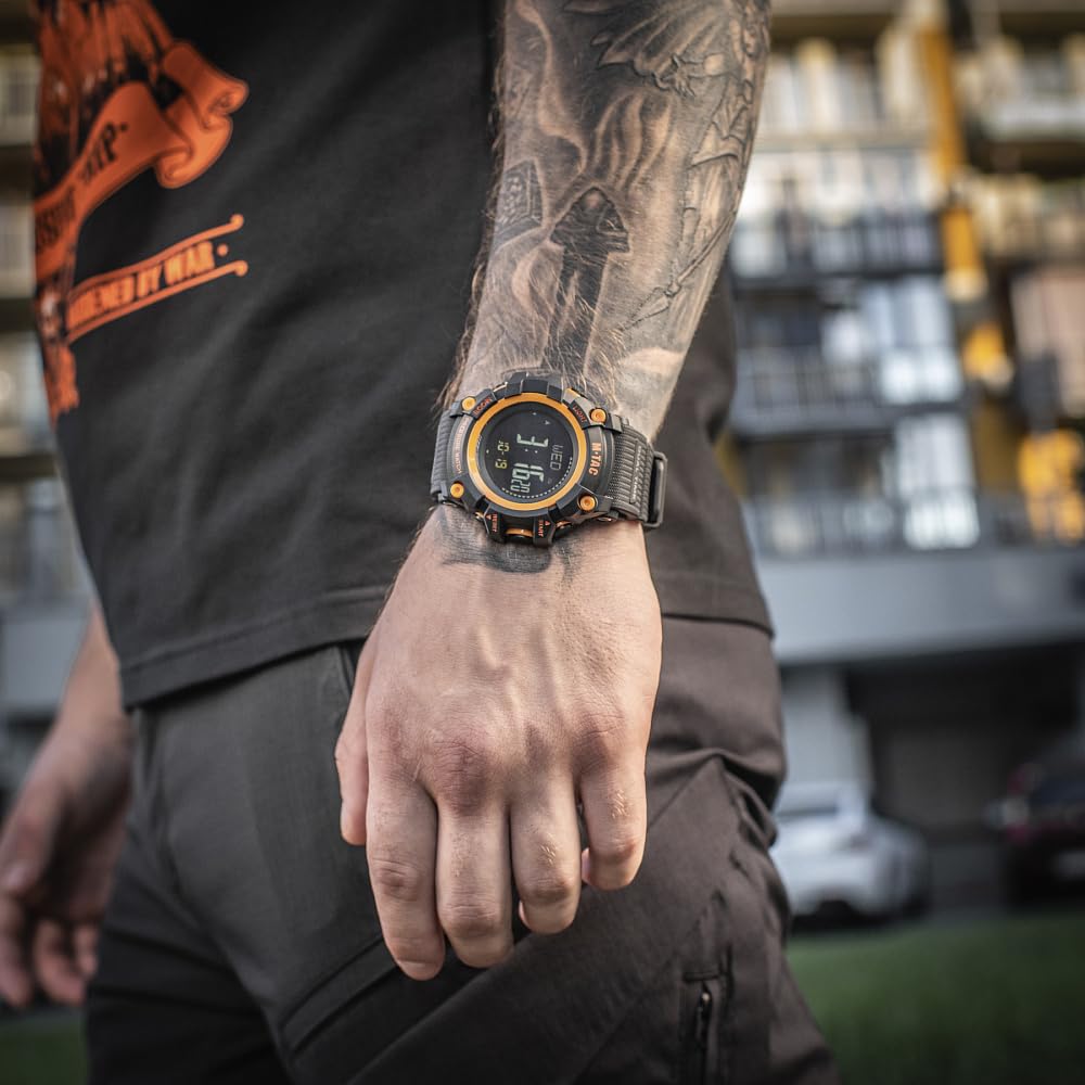 M-Tac Adventure cyfrowy zegarek dla mężczyzn - wytrzymały styl taktyczny z wielofunkcyjnym wyświetlaczem LED - wodoodporny do użytku na zewnątrz 3 ATM