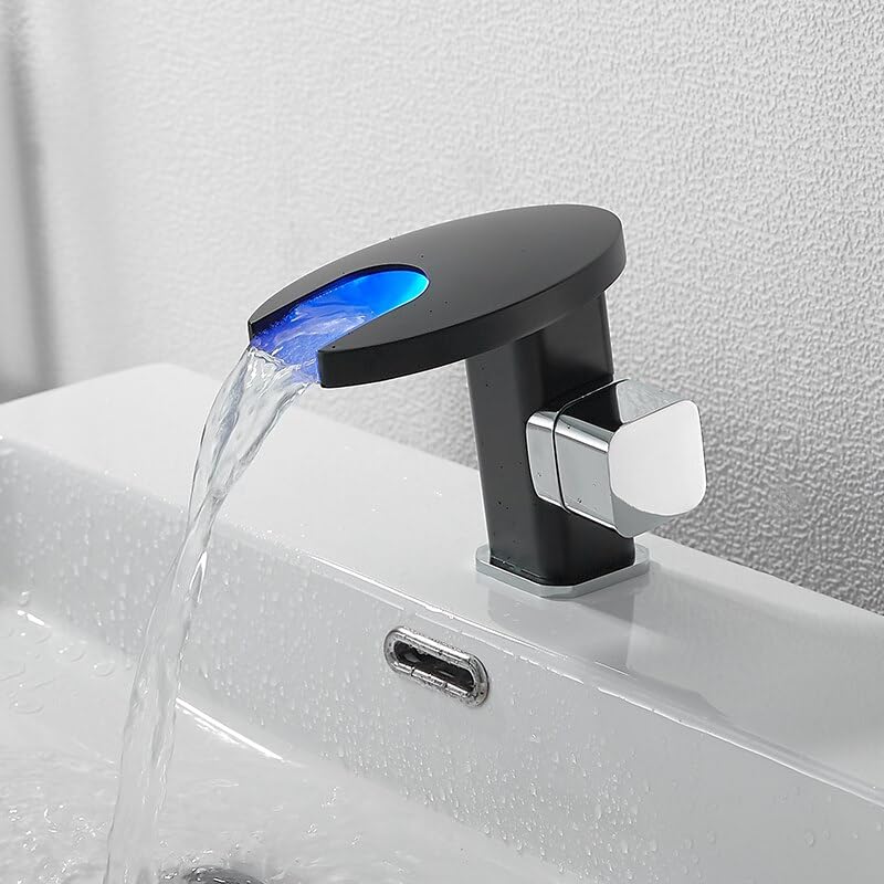 Robinet de lavabo à LED avec jet cascade pour éviter les éclaboussures au quotidien