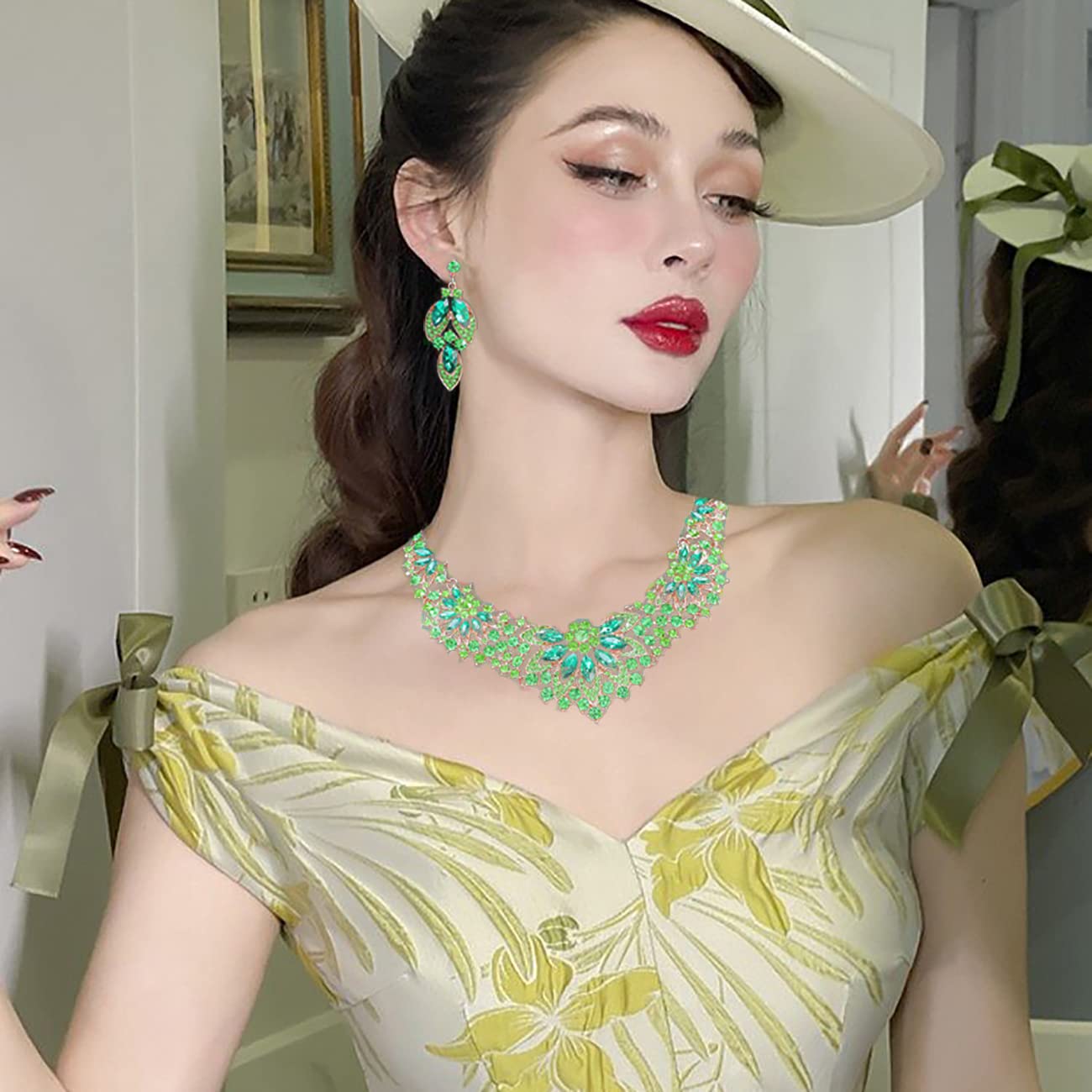 Parure Bijoux Femme, Cristal Bijoux Mariage, Cristal Fleur Ensemble Collier Boucle d'oreilles, Strass Cristal Feuille Parures de Mariée pour Femmes Filles, Vert/Blanc/Violet/Rouge/Or Champagne