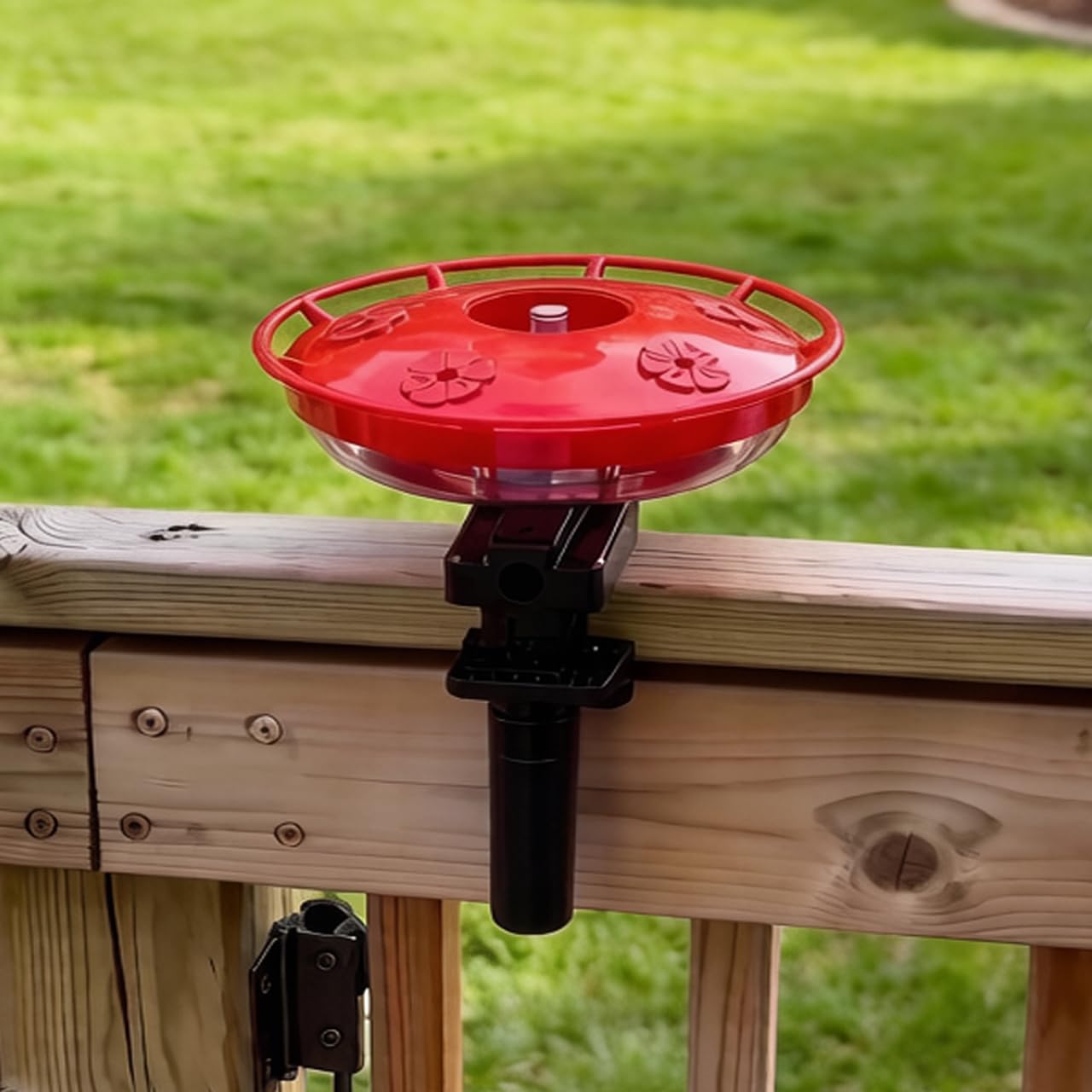 Mangeoire pour colibri sur balustrade de terrasse et balcon