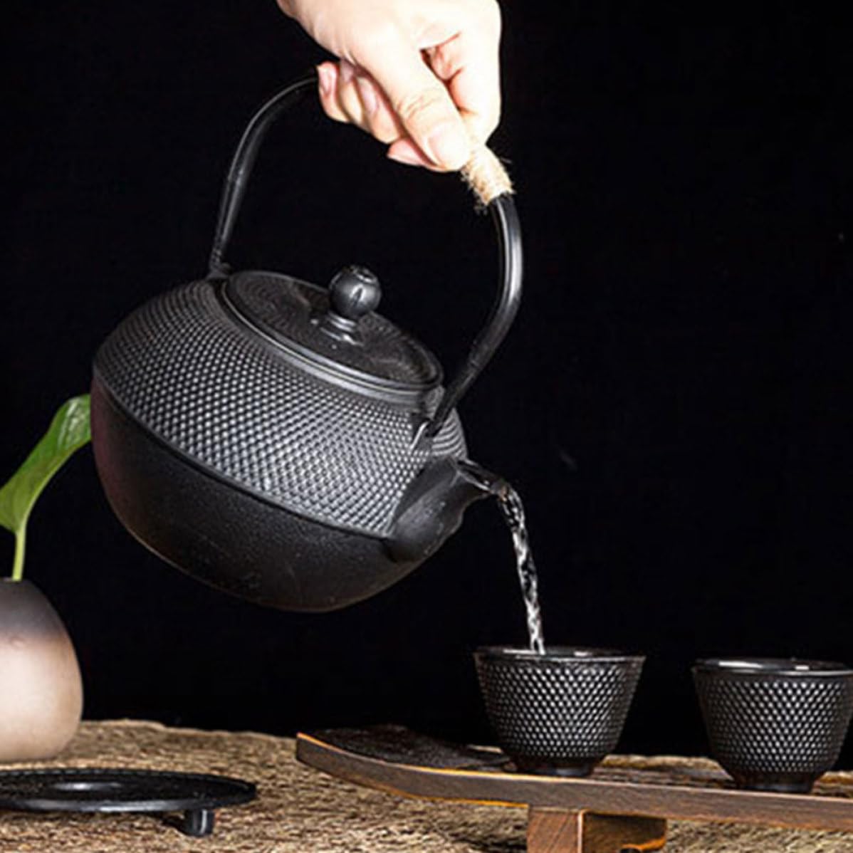Garneck Tetera de Hierro Fundido Japonesa con Infusor Antiquemaduras Tetera Retro Práctica para Hogar Oficina y Salón de Té