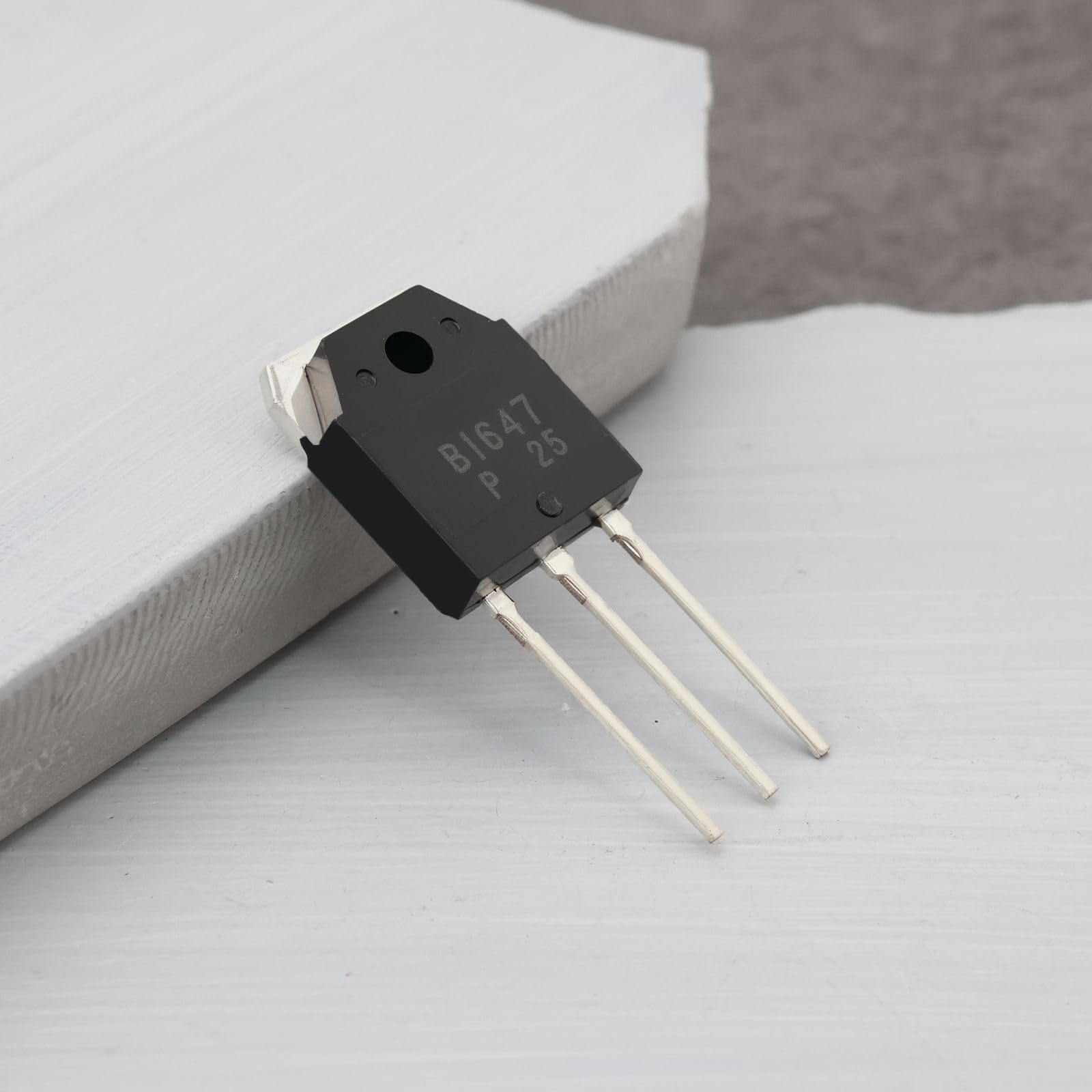 Amazon.co.jp: OTOTEC 2個 2SB1647 2SD2560 NPN トランジスタ Amazon.co.jp: OTOTEC 2個 2SB1647 2SD2560 NPN トランジスタ