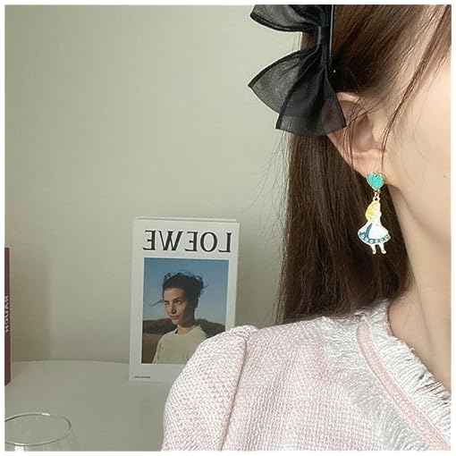 Alice in Wonderland mismatched style earrings - Image 5