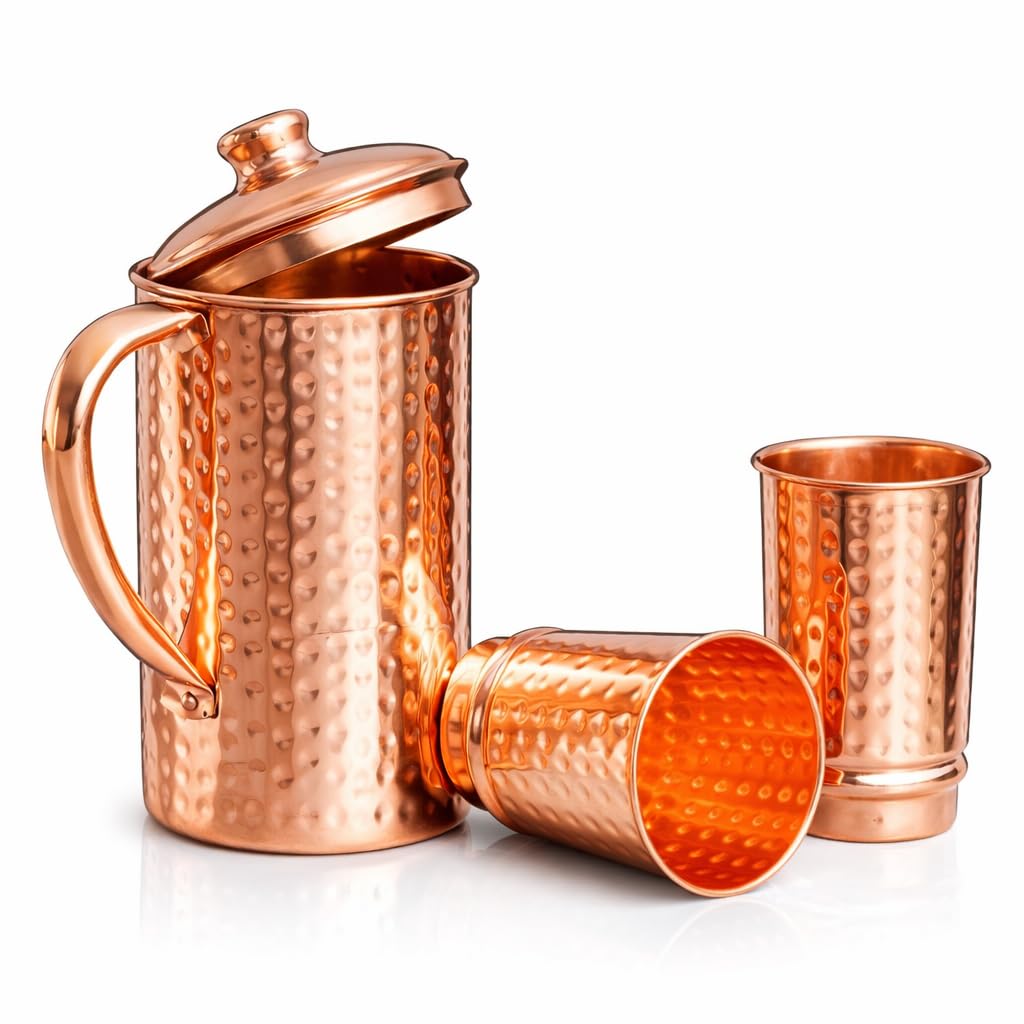 Brocca d'acqua in puro rame, brocca in rame con coperchio per acqua potabile, tradizionale ayurvedico Tamra Jal per acqua potabile, capacità 1,5 l, brocca in rame martellato + 2 tazze)