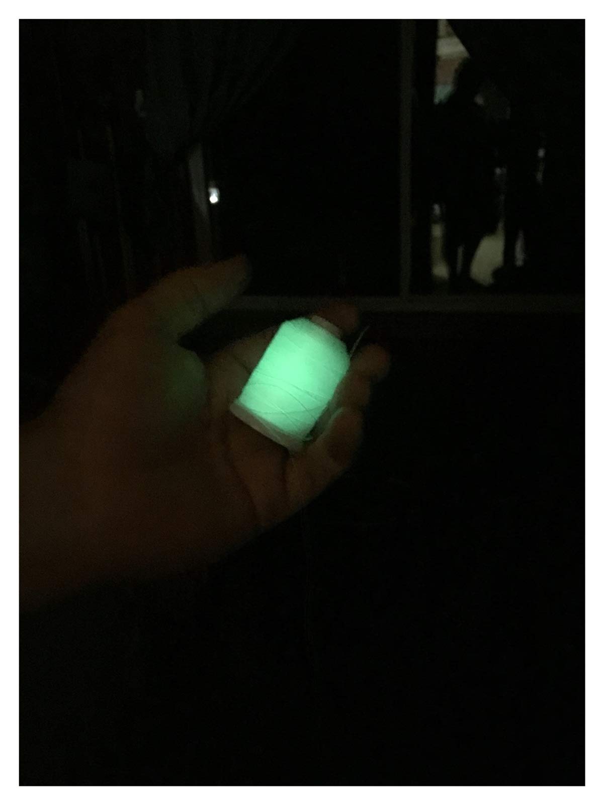 Hilo de Bordar Resplandor en la máquina de Costura Oscuro de la máquina de Hilo de Hilo de filamento de Hilo Iluminado poliéster 500m * 5,150d2 Lavable ecológico