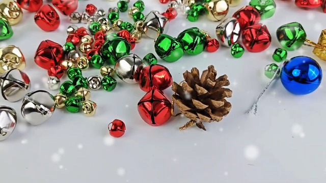 Watch Christmas Jingle Bells on Amazon Live