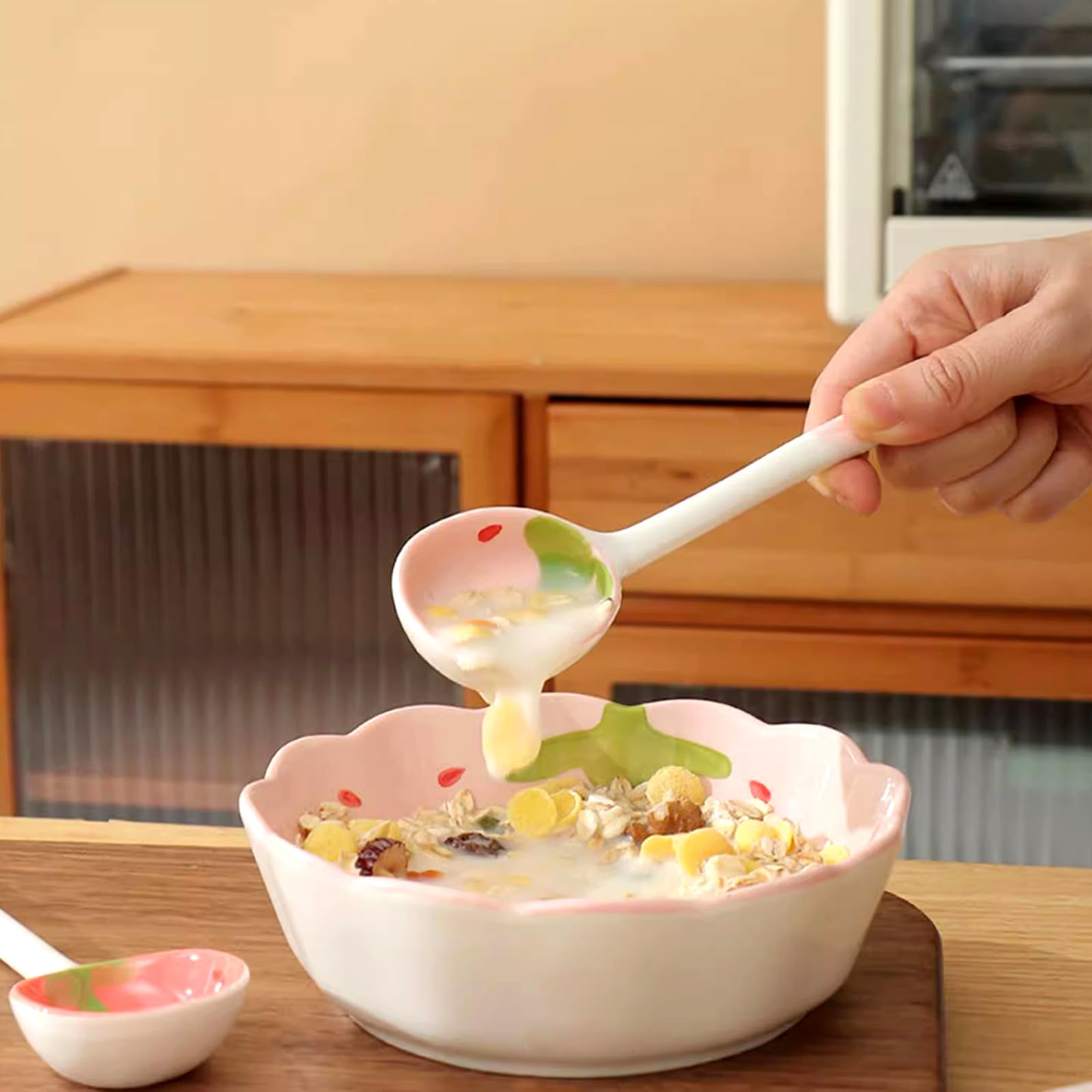 Honbay Suppenlöffel aus Keramik mit langem Griff, Erdbeermuster, Esslöffel, niedlicher Porzellanlöffel für Frühstück, Müsli, Reis, Joghurt, Vorspeisen und Desserts, 4 Stück