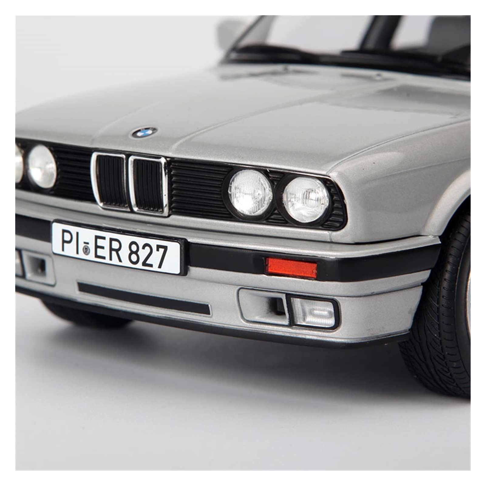 Amazon.co.jp: ミニカー スケールモデルカー 1/18 BMW 3 シリーズ 325i