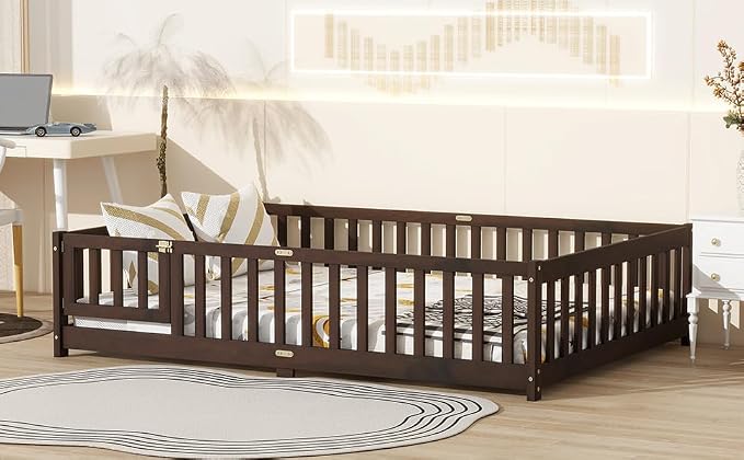 Cama en piso de tamaño completo con puerta y barandillas de seguridad para niños pequeños miniatura 9