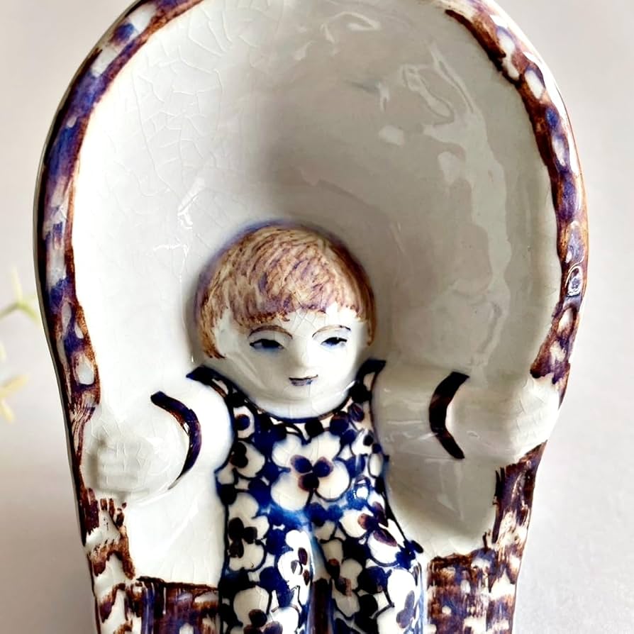 ロイヤルコペンハーゲン 子供 少年 フィギュリン ファイアンス 318-3558 ロイヤルコペンハーゲン 子供 少年 フィギュリン ファイアンス 318-3558