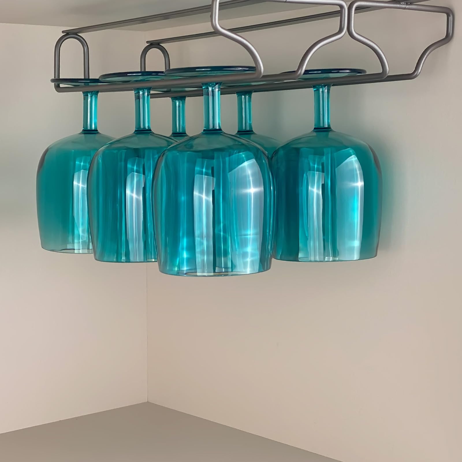 Lot de 6 verres à vin en plastique incassable de 355 ml en acrylique coloré, empilables, passent au lave-vaisselle, sans BPA, parfaits pour les fêtes (cyan, 355 ml)