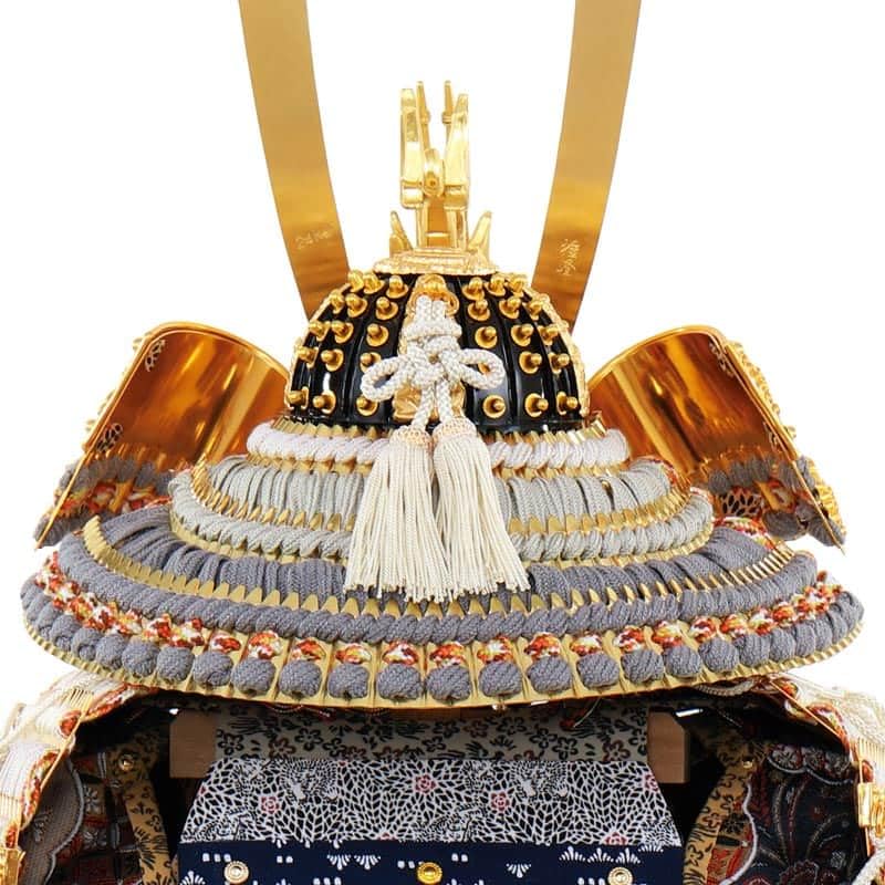 <美品> 雅峰作　鎧兜　甲冑　五月人形　130cm Amazon | 五月人形 鎧平飾り 鎧飾り 雅峰作 大鎧 金箔押小札 正絹 色々