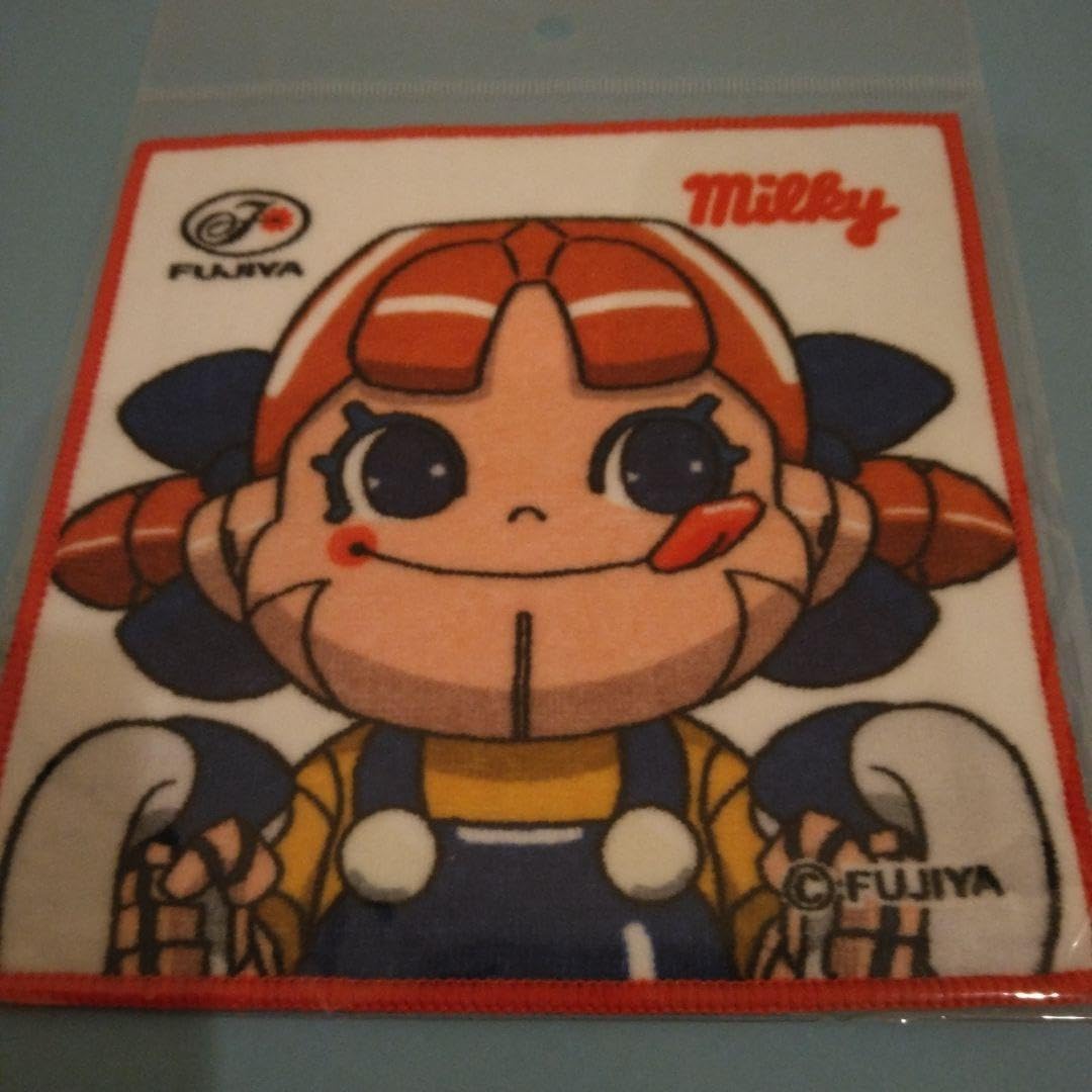 Amazon.co.jp: ペコちゃんミニタオルハンカチ 不二家 : ファッション