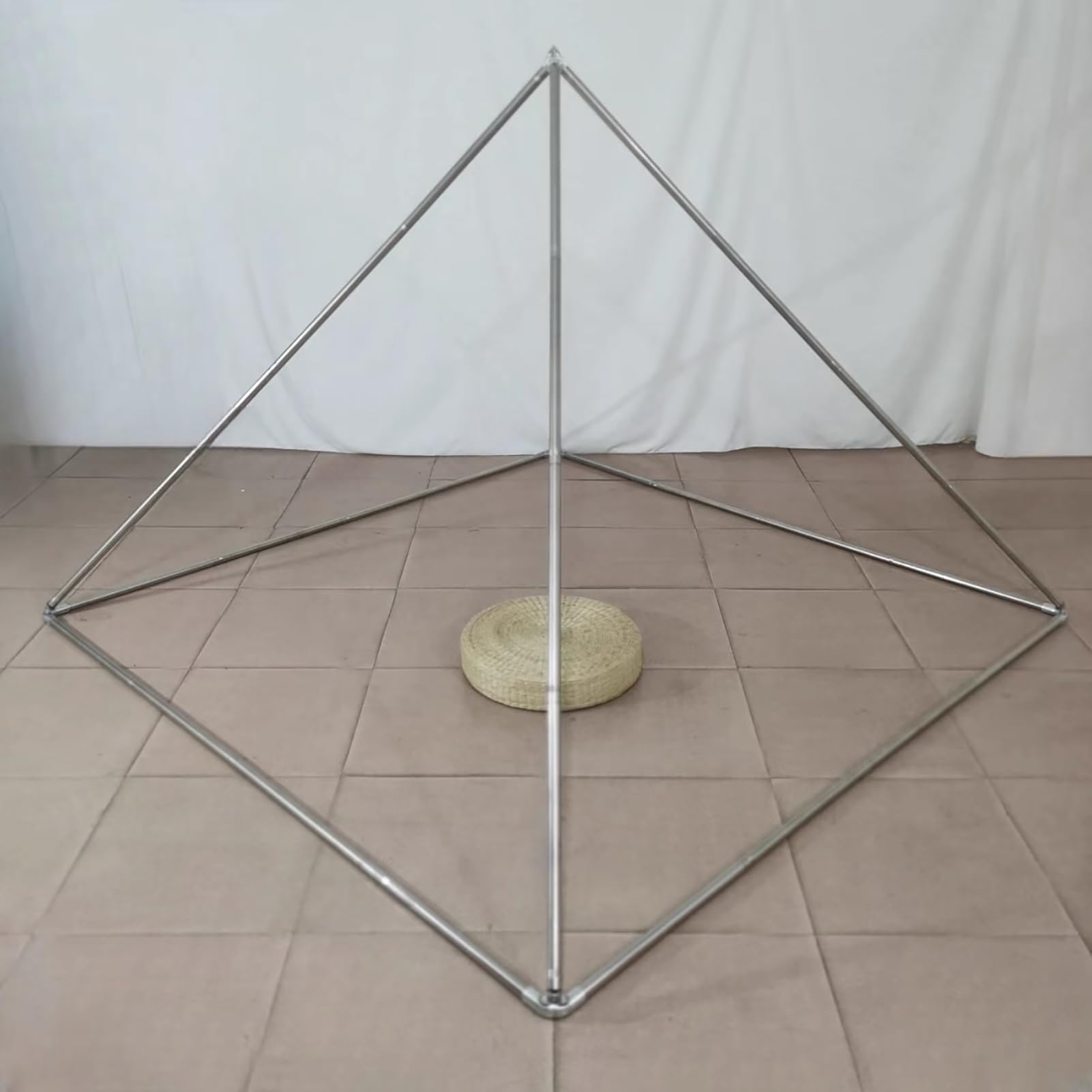 Grande Piramide di Rame per Meditazione, rilassamento, guarigione, Cappello piramidale Triangolare per caricare Cristalli di Pietre preziose, Accessorio per Meditazione