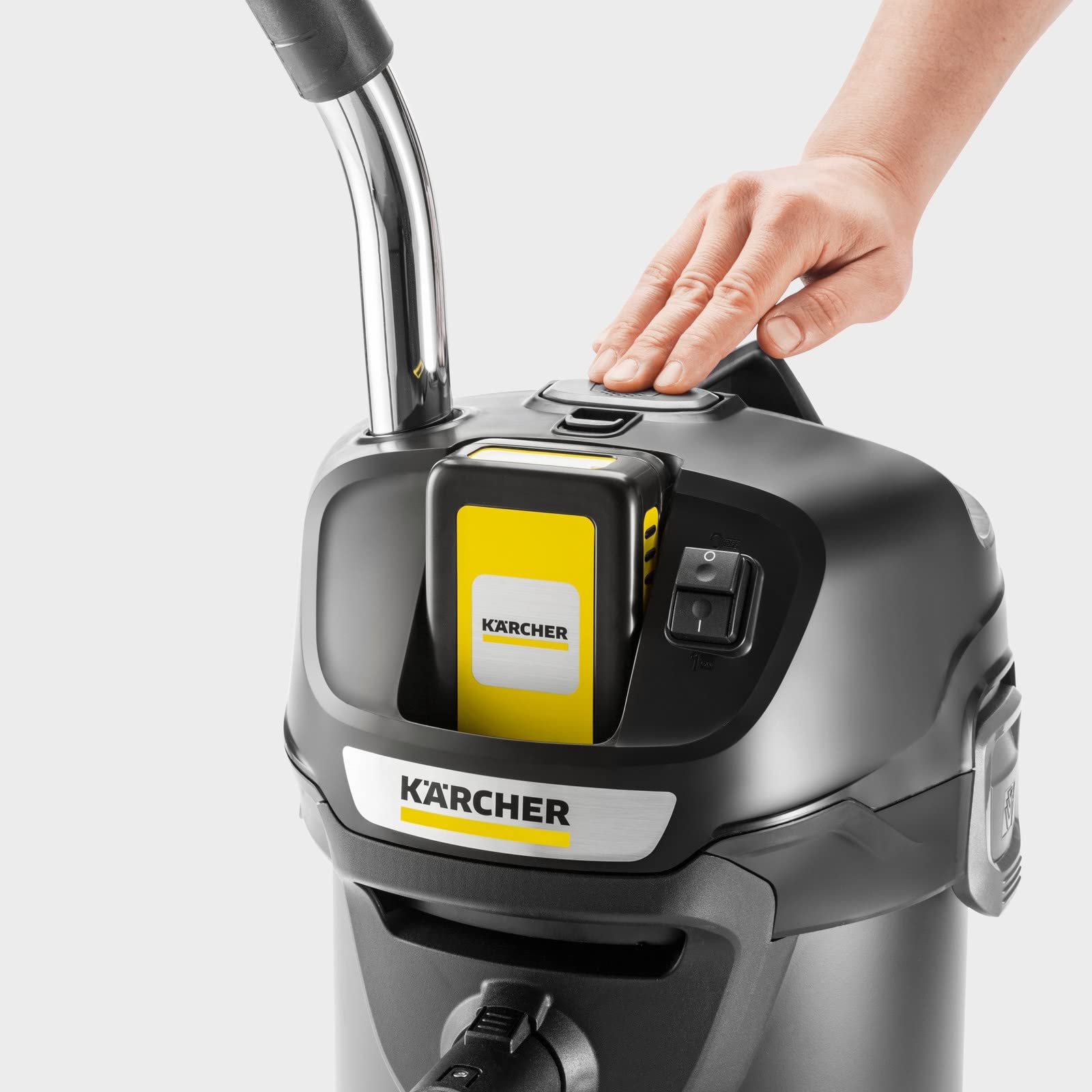 KÄRCHER AD 2 Aspirateur Cendres et Poussières sans Fil 18 V 14 l 230 W Matériau Ignifuge Filtre Monobloc