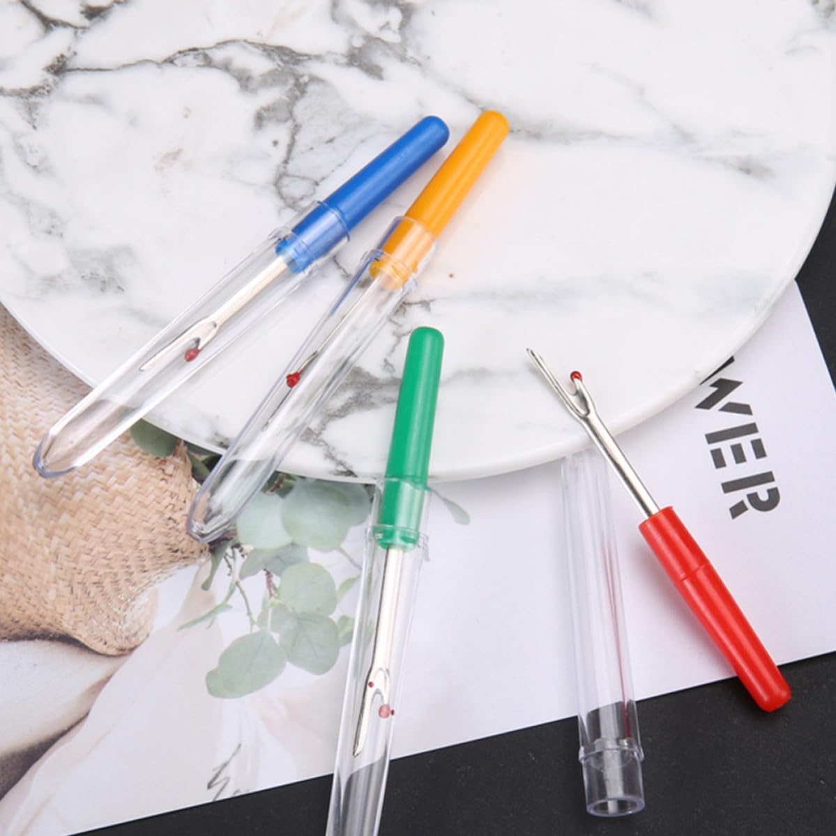 FOMIYES Seam Ripper Thread Cutter Kit Random Color 20pcs with Plastic and Metal Handles for Removing Seams and Cutting Stitches, Embroidery Tools for DIY and Home Sewing Projects