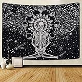 PREMIUMMATERIAL: Der Schädelteppich besteht aus 100% Polyester, das weich, haltbar, hautfreundlich und außerdem leicht ist.