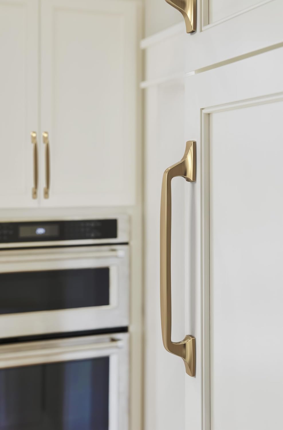 Amerock Highland Ridge 7-9/16 inch (192mm) Center-to-Center Champagne Bronze Cabinet Pull, BP55327CZ