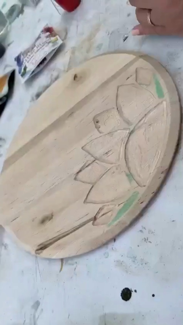 Tabla de Cortar Redonda de Madera de 16 pulgadas con Mango, para Servir y Decoración del Hogar, por Woodpeckers miniatura 7