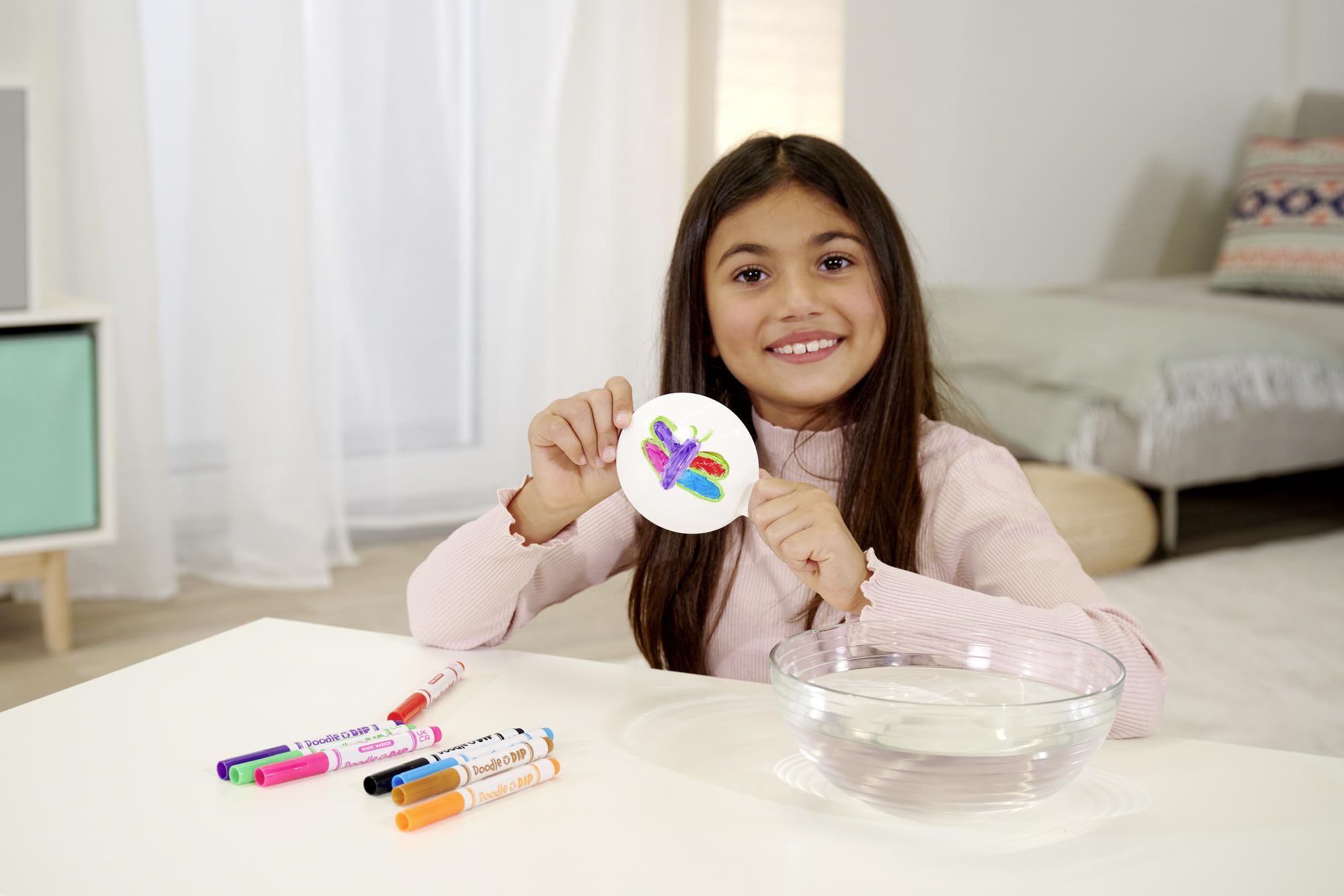 Simba 105953088 Zestaw 8 magicznych pisaków Aqua Magic z podkładką do wykonania wodnych tatuaży; bezpieczna zabawka dla dzieci od 5 lat