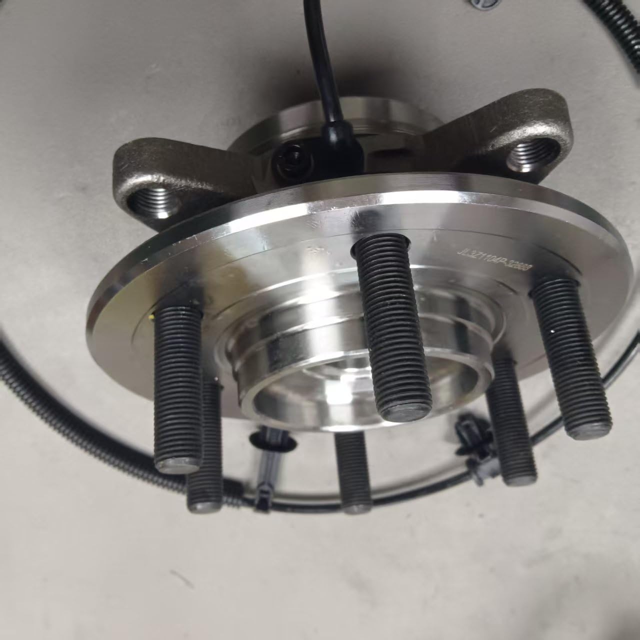 WHEEL HUB UNIT FRONT AND REAR 4WD JL3Z1104P