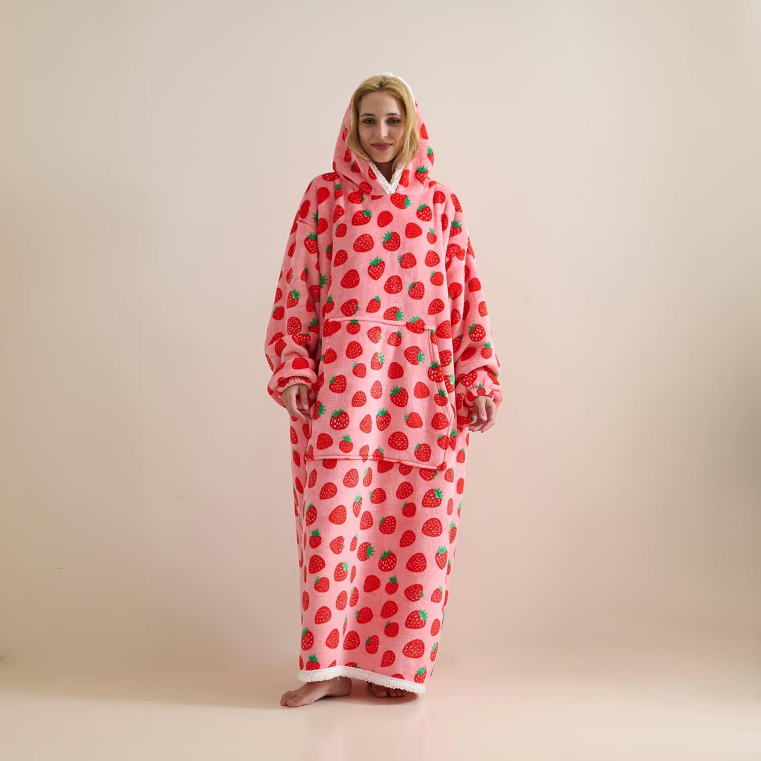 TSUTOMI Wearable Blanket Hoodie, Oversized Sherpa Wearable Hooded Blanket,Warm Cozy Sherpa Hoodie Gifts for Women Girls Adult Strawberry