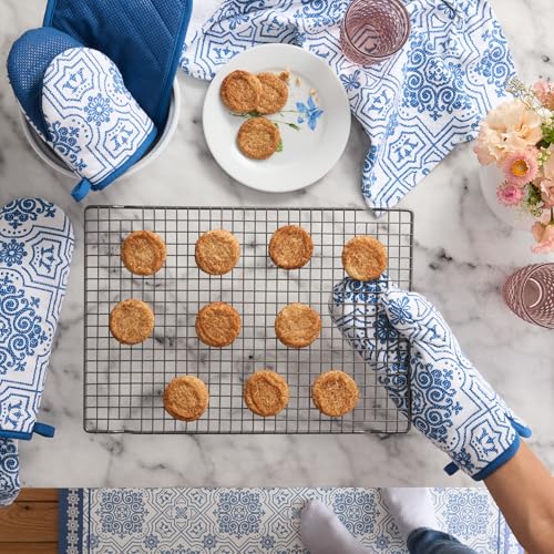 MARTHA-STEWART-Strie-Medallion-Pot-Holder-2-Pack-Set-Heat-Resistant-Non-Slip-Silicone-Grip-Navy-Blue-7×10 MARTHA STEWART Strie Medallion Pot Holder 2 Pack Set Heat Resistant Non Slip Silicone Grip Navy Blue 7×10