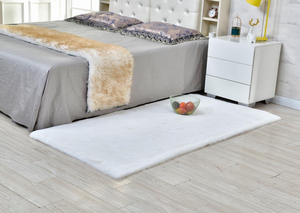 Faux Rabbit Fur Area Rug Ultra Soft Coach Sofa Chair Cover with Anti-Slip Back for Living Room, Bed Room Floor Decoration, White 3x5 Feet