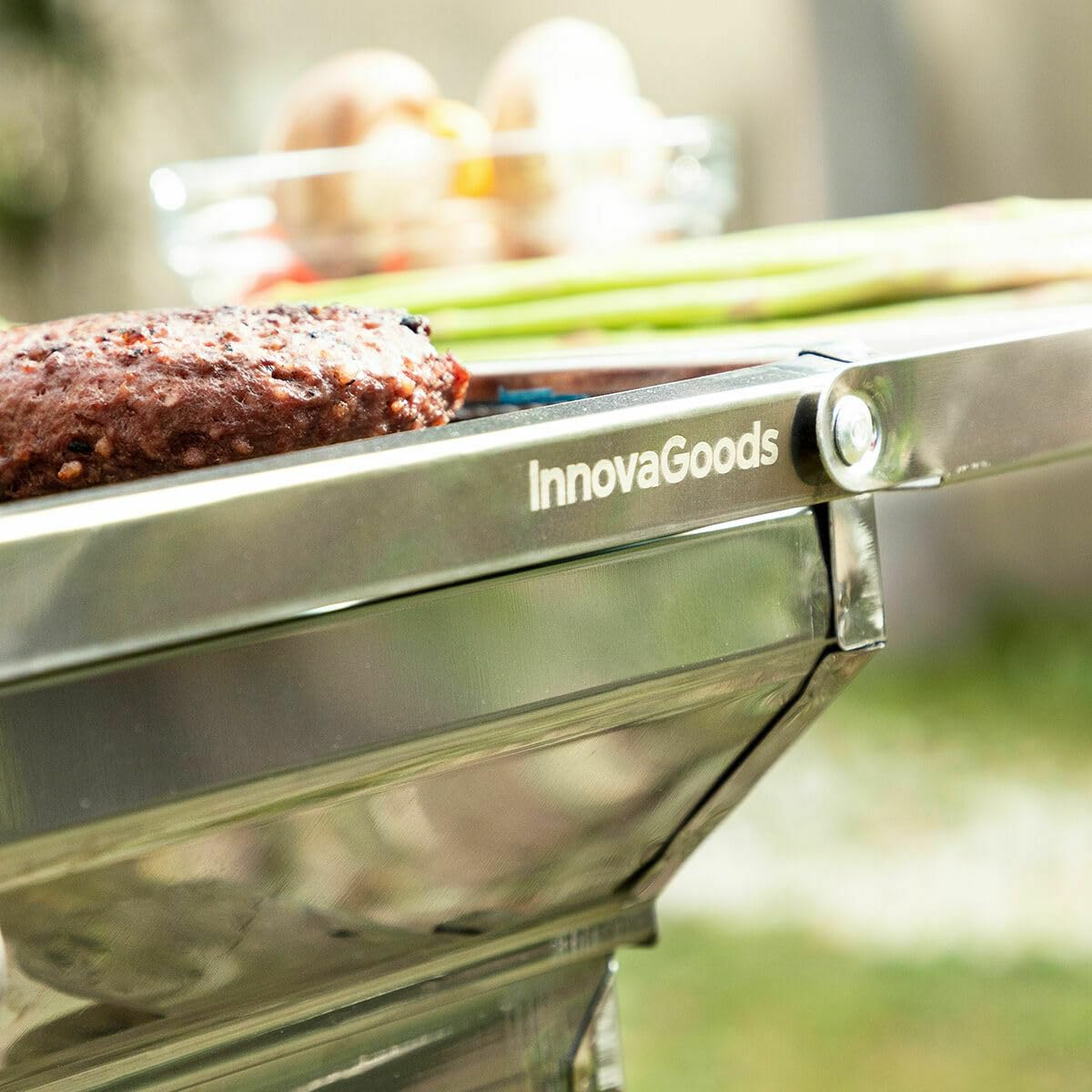 InnovaGoods® Barbecue carbone con tappetino per forno e barbecue, in acciaio inox per carbone, tappetino in fibra di vetro spazio cibo 57x29cm, ripiano laterale per accessori cucina