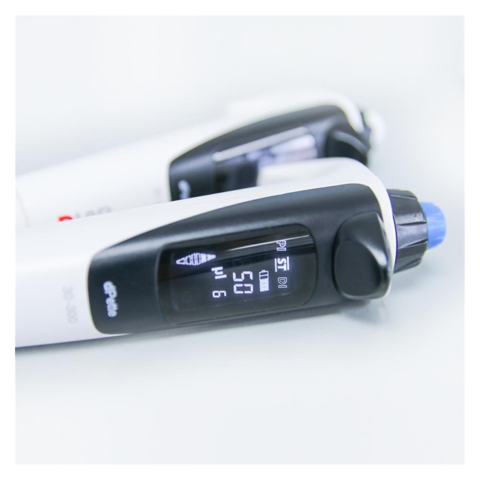 Pipetta elettronica multifunzione da laboratorio Batteria agli ioni di litio 0,5-1000ul Pipeta a canale singolo regolabile(DPette plus 100-1000)