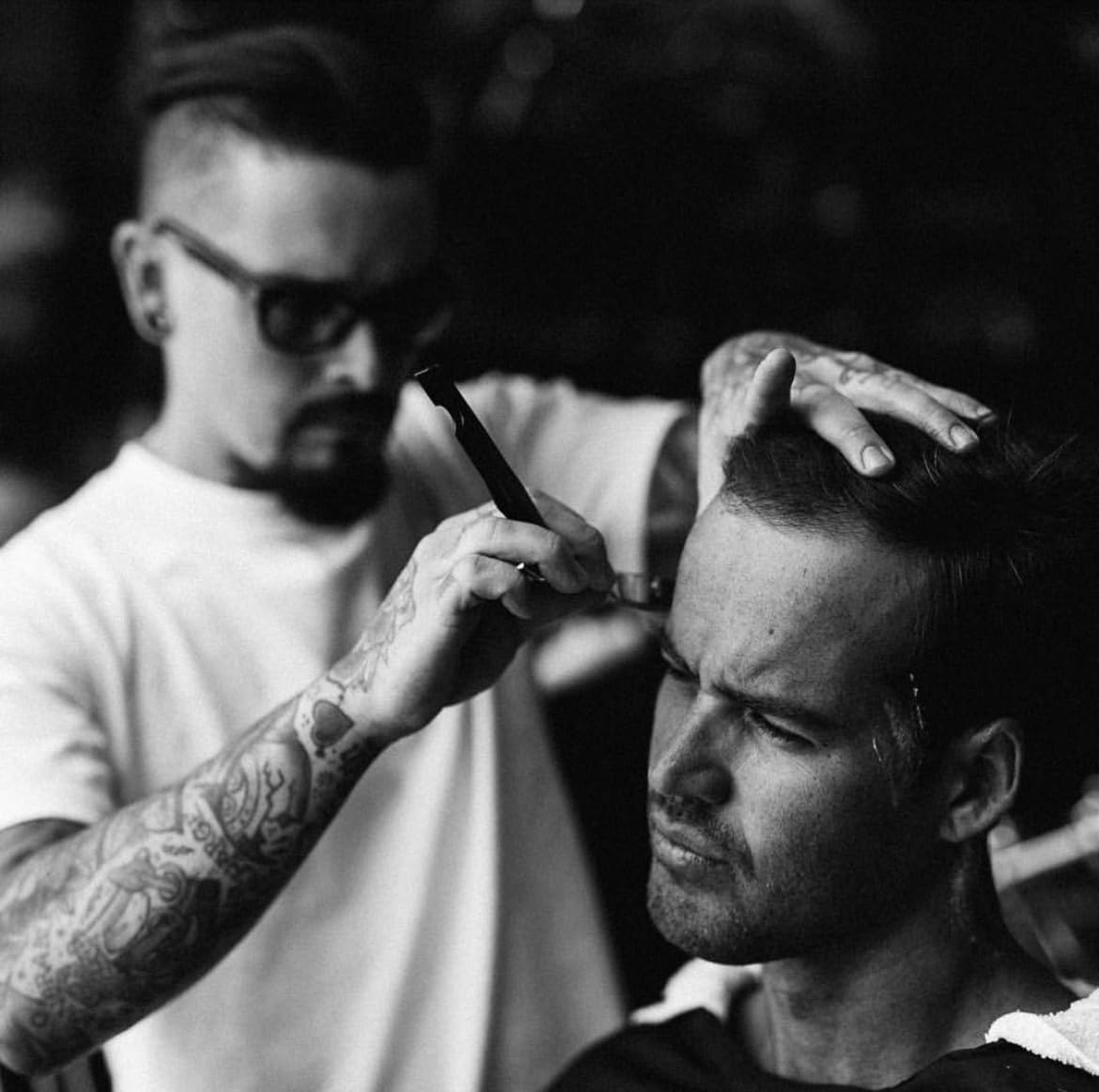 Straight Razor for Men – Chrome Straight Edge Razor for Barbers, Beard Lineups, and Shaving – Compatible with Double Edge & Barber Blades