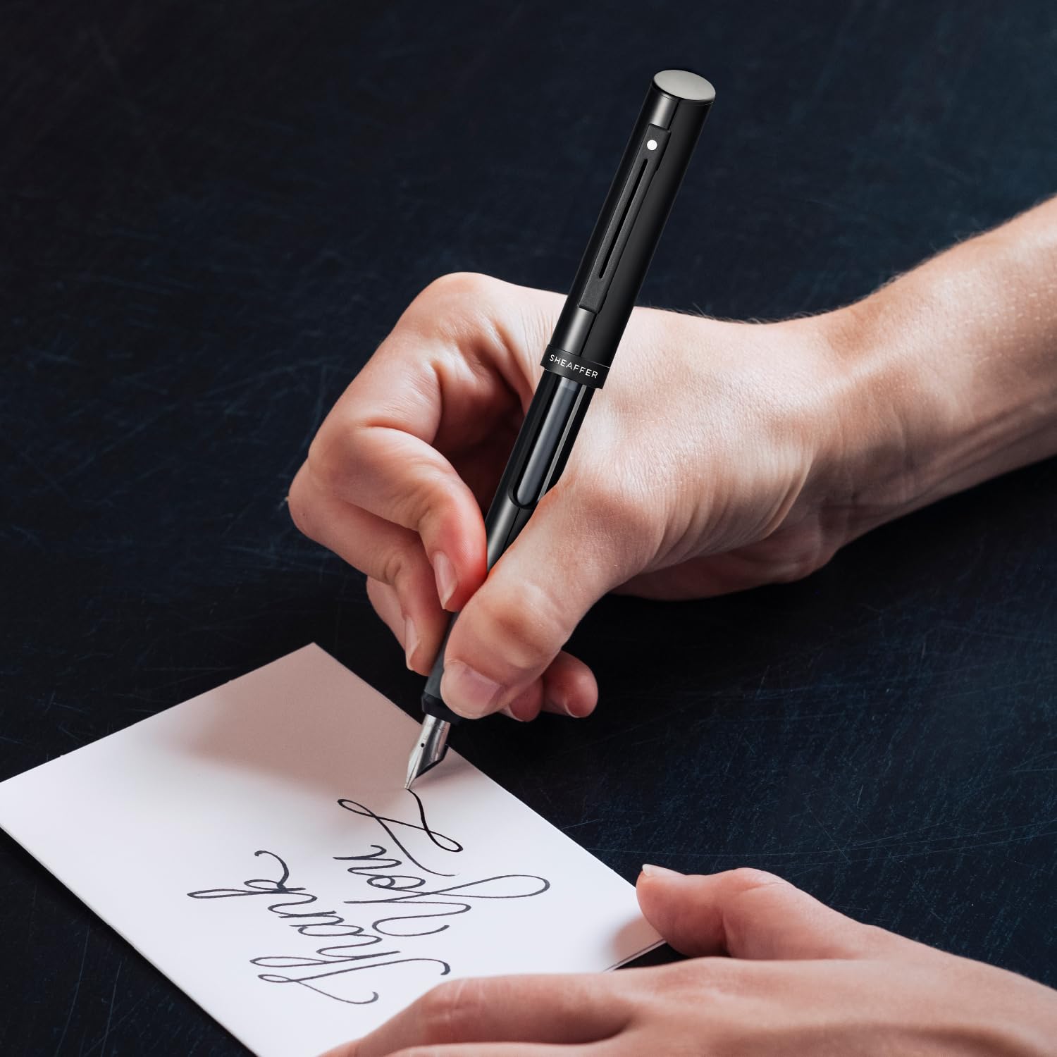 Sheaffer Stylo plume noir mat avec capuchon noir mat et bordure noire mate en Hangsell – Plumes F, M, B