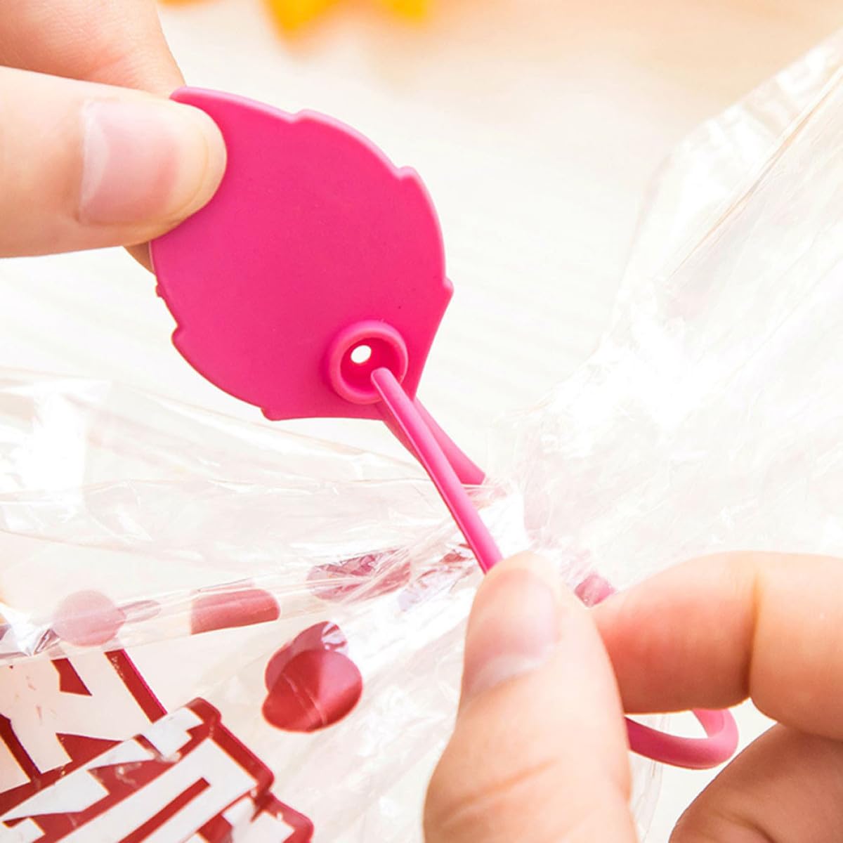 Attaches Alimentaires en Silicone Flexibles et Faciles à Nouer 30pcs de Feuille Couleur Aléatoire pour Emballage Biscuits et Pâtisseries