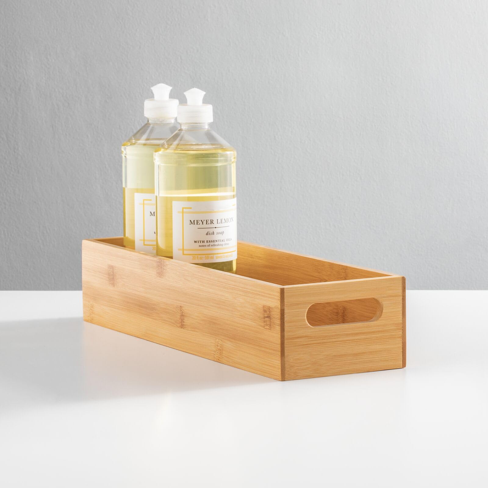 mDesign Juego de 2 cajas de almacenamiento con asas, práctica caja de madera para almacenamiento de alimentos, especias, nueces o botellas, bandeja de bambú abierta para cocina, color bambú