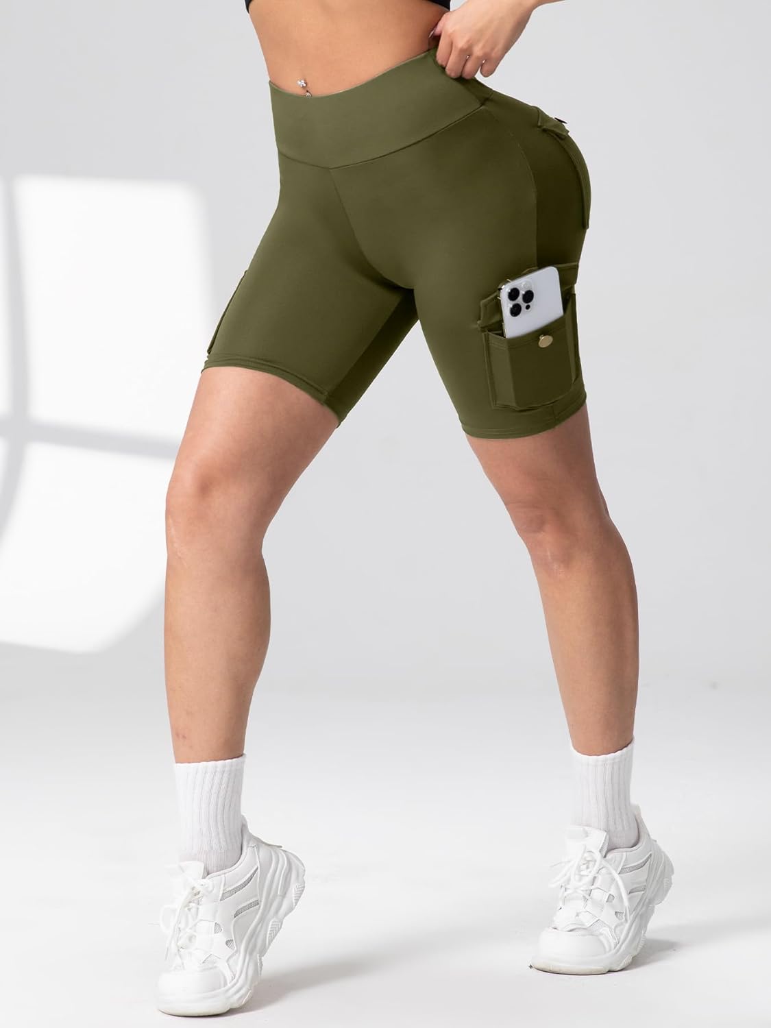 Women’s Cargo Pocket Yoga Shorts High Waist Tummy Control Quick-Dry Moisture-Wicking Stretch Fabric Buttoned Pockets