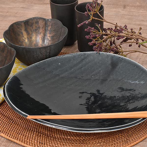 黒い葉模様の楕円形皿×22 楽天市場】煮魚が似合う三ツ足楕円皿 22cm 美濃取寄 プレート だ円皿