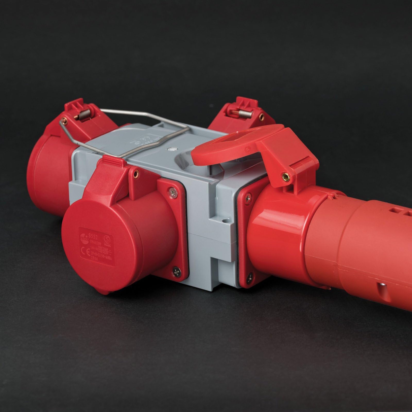 Brennenstuhl Adapter rozdzielacz prądu IP44 (1 x wtyczka CEE 400 V/16 A i 3 x gniazda CEE 400 V/16 A, do stałego użytku na zewnątrz, na placach budowy i w gospodarstwach rolnych)