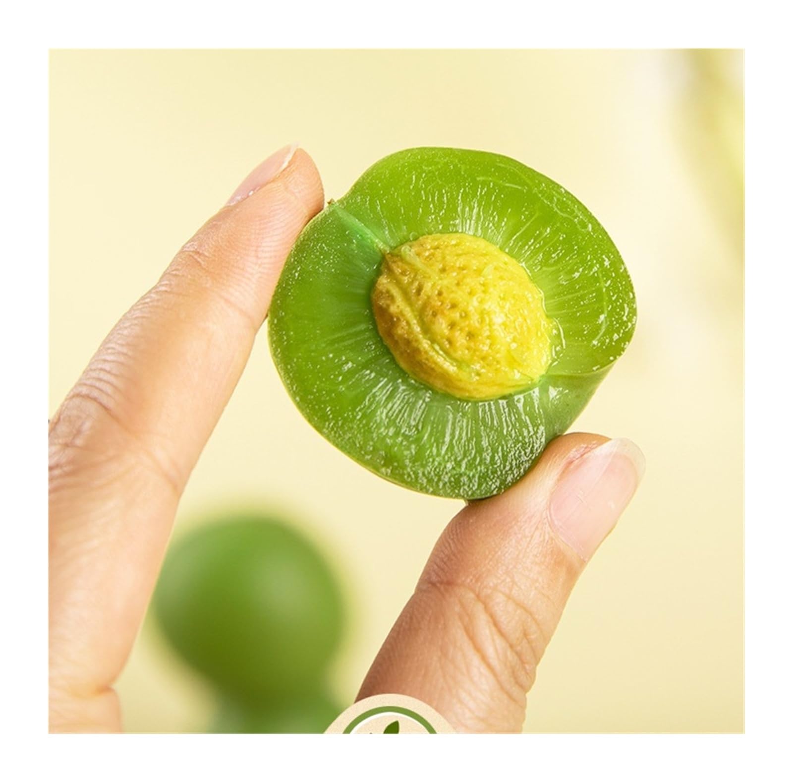250 g knackige und würzige getrocknete grüne Pflaumen mit prallen, großen Früchten – perfekt for Teilen eines köstlichen Moments.(2bag)