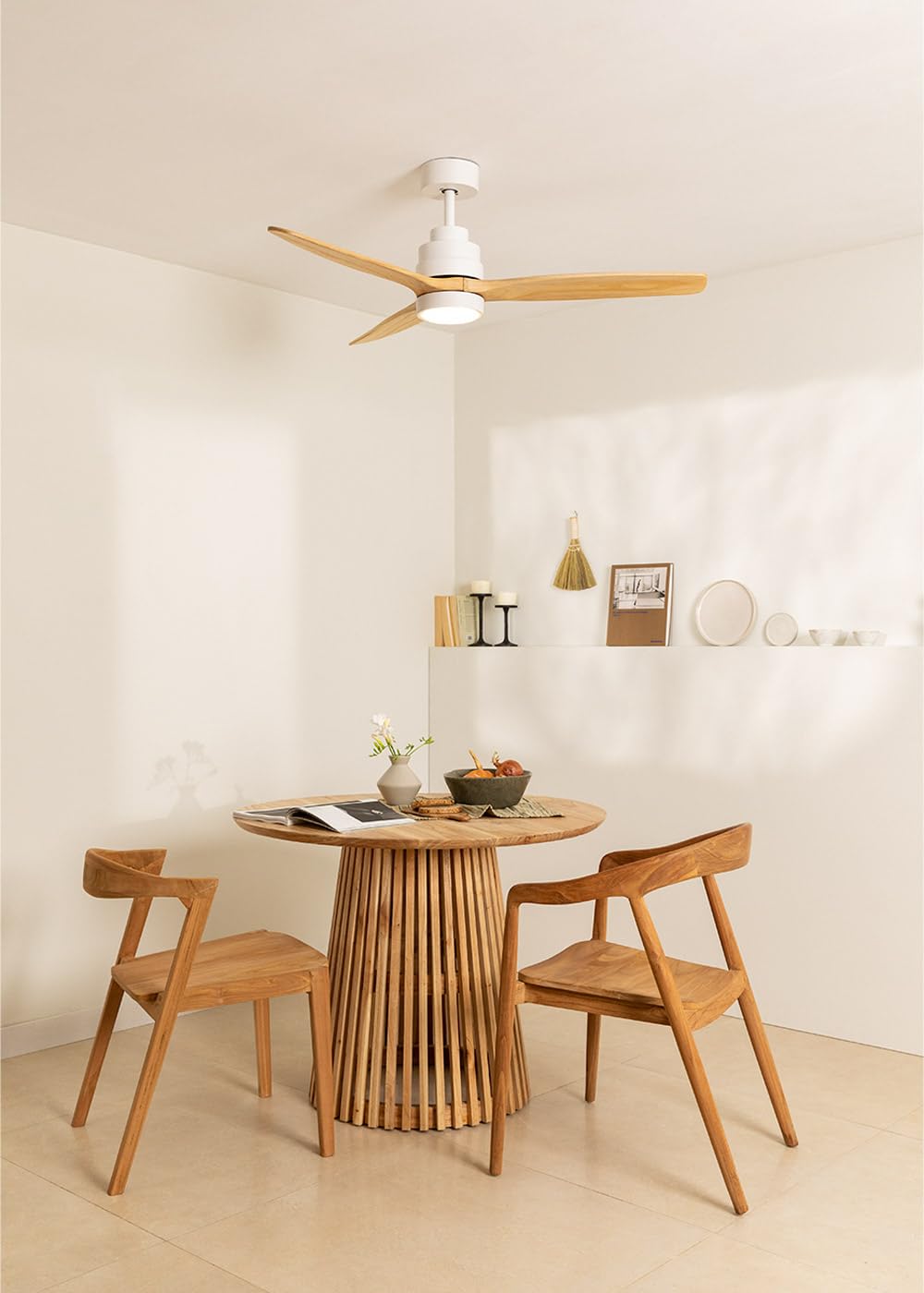 CREATE/WINDSTYLANCE NATURAL WOOD/Ventilador de techo con luz blanco aspas madera natural con Wifi y mando / 40W. Temporizador. Ø132 cm. 6 velocidades. verano-invierno. doble altura
