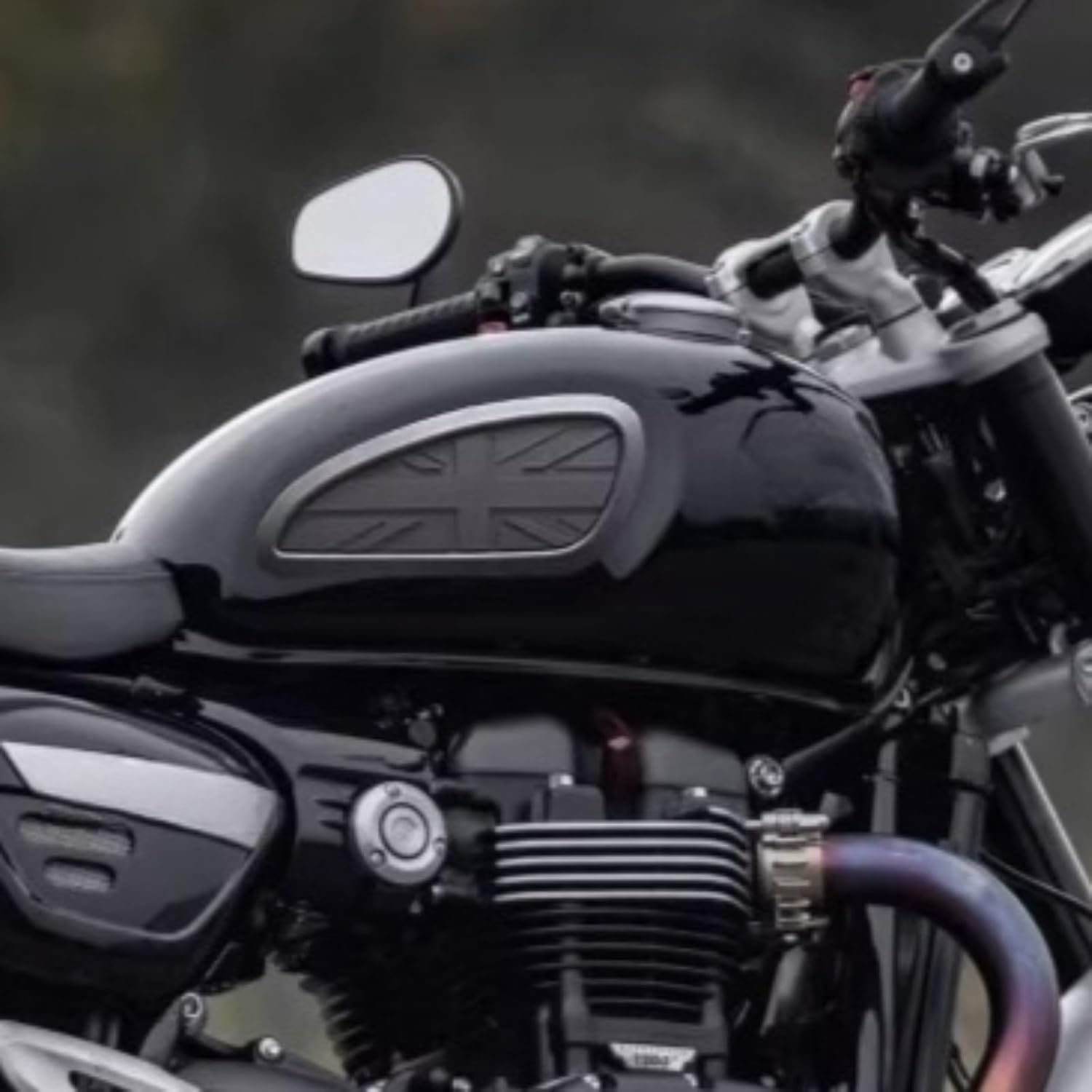Suitable for Speed400 Scrambler400X 2024 2025 2026 Modified fuel tank stickers, anti-slip side panels, and scratch-resistant protective film. (One set)