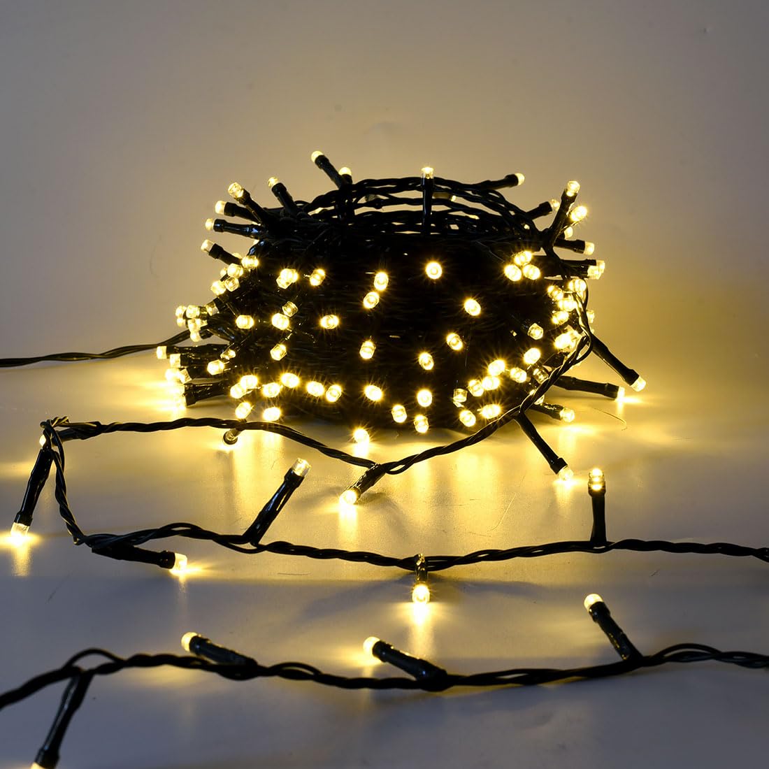 Partenopea serie stringa catena luminosa di luci 2000 LED per albero di Natale da Esterno natalizie ed Interno controller con 8 giochi di luce e Memoria cavo verde (Luce calda, 100 metri)